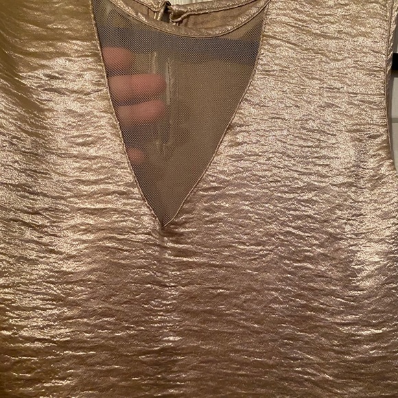 Satin shimmer gold tank top - Picture 3 of 4